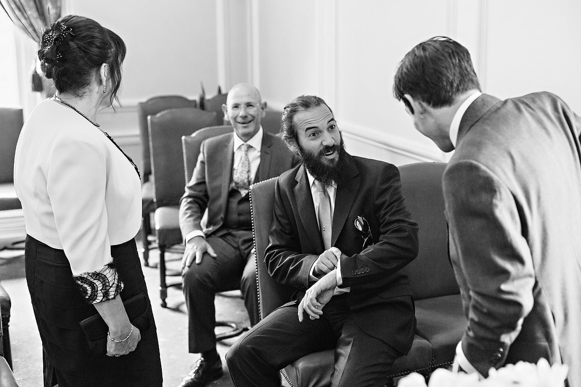 guests waiting for the ceremony in marylebone registry office