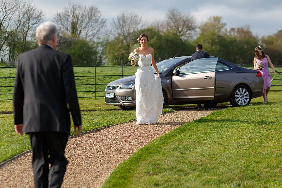 laura arrives at the ceremony