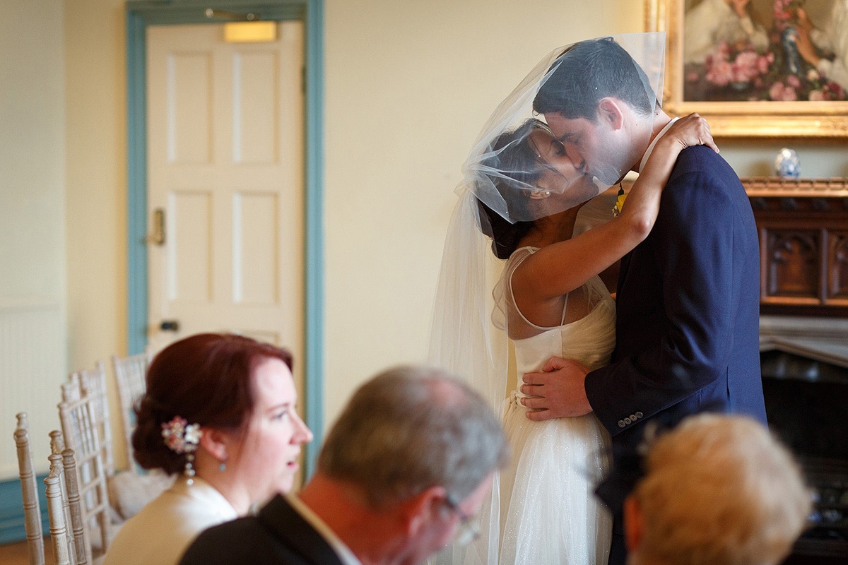 rob and sam kissing under the veil