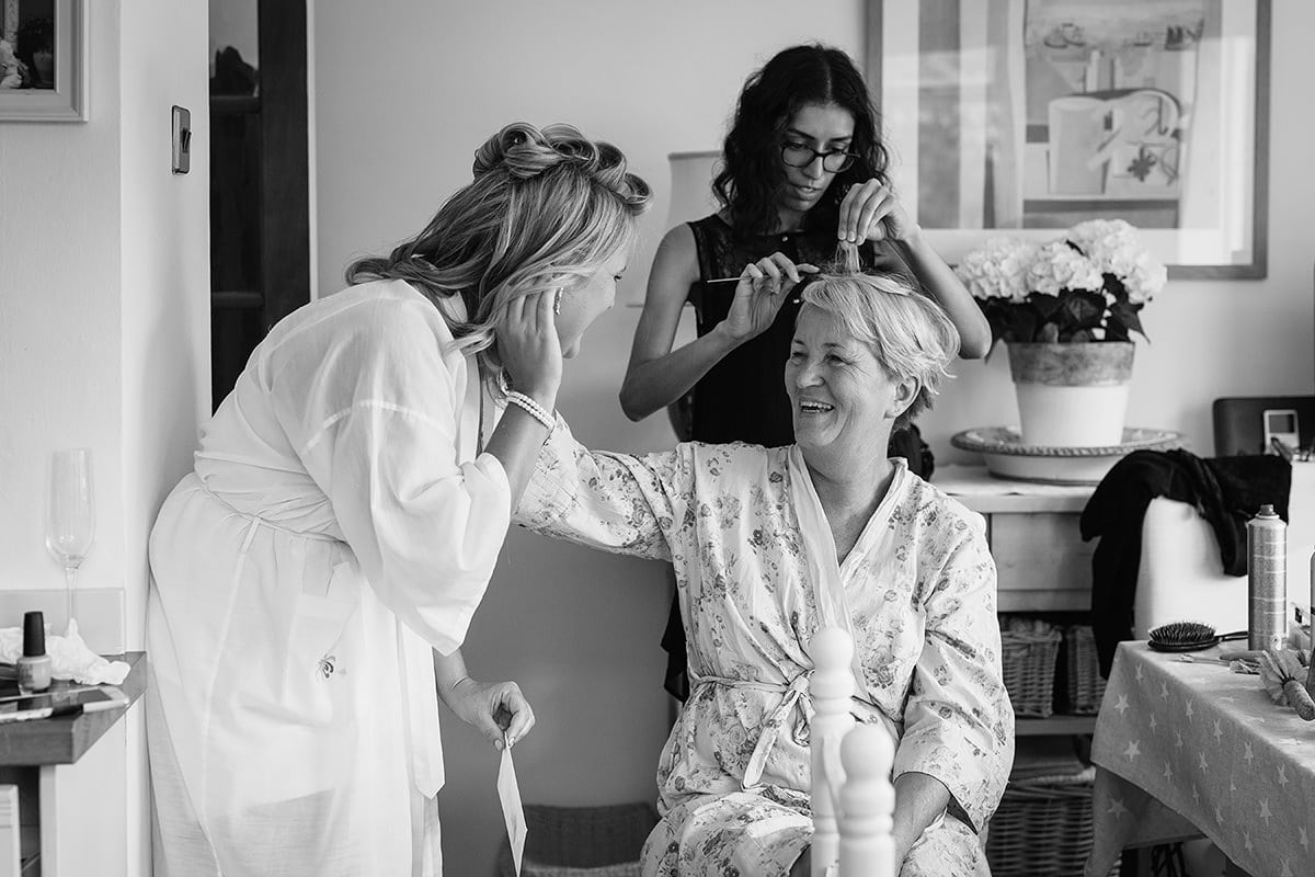 lovely moment between laura and her mum during the preps