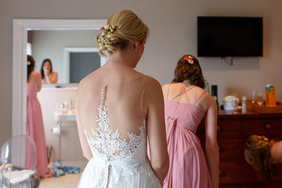 the back of lauras wedding dress