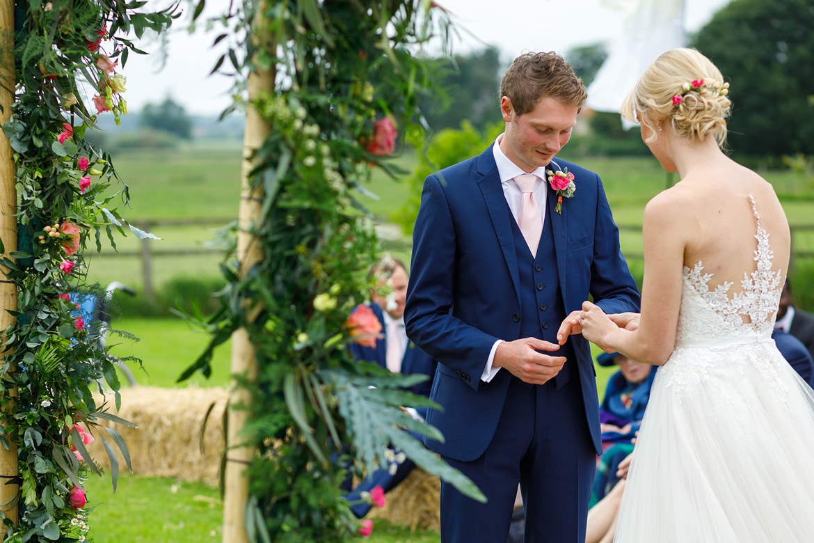 laura gives george his ring