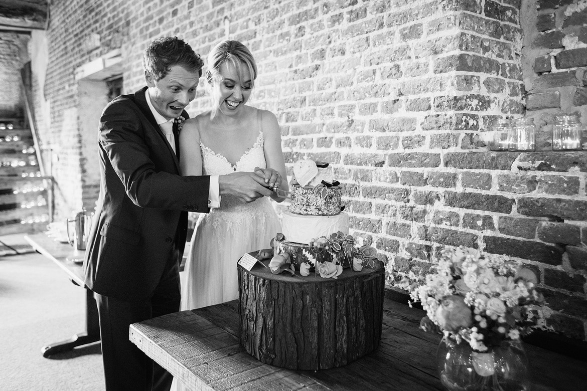 cutting the wedding cake