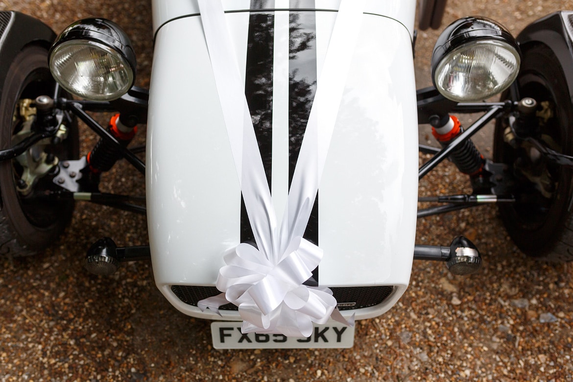 ribbons on the wedding sports car