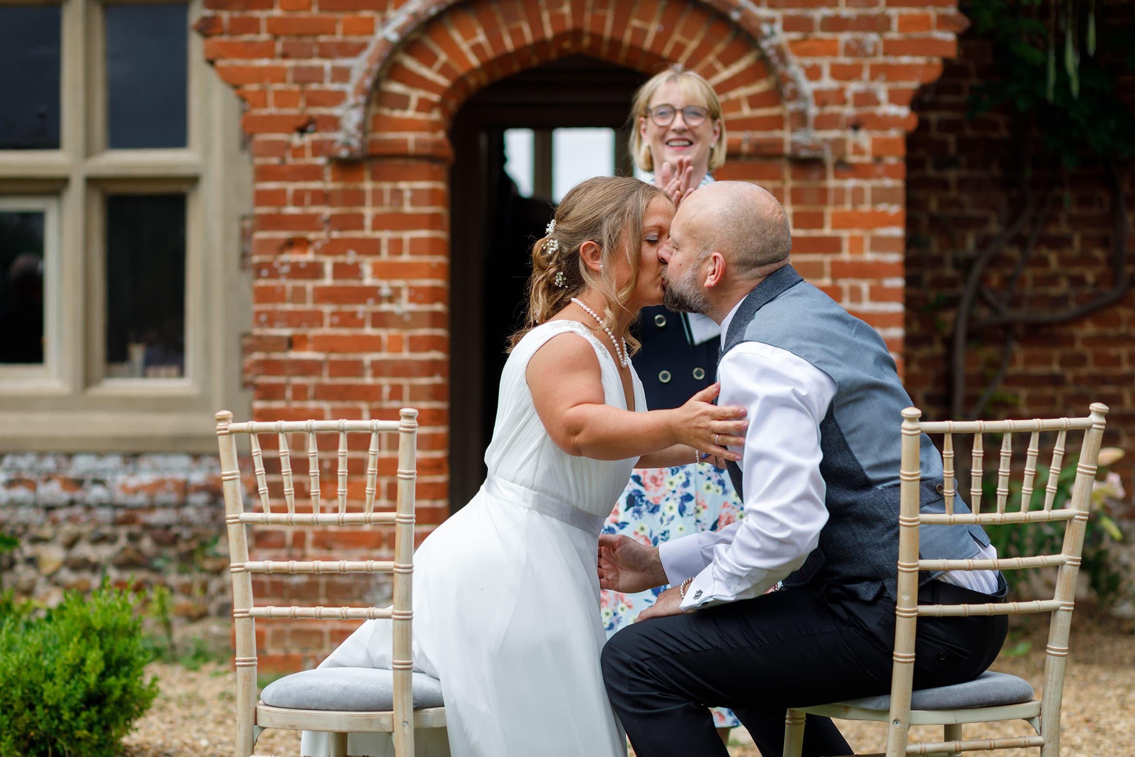 first kiss at a hautbois hall wedding
