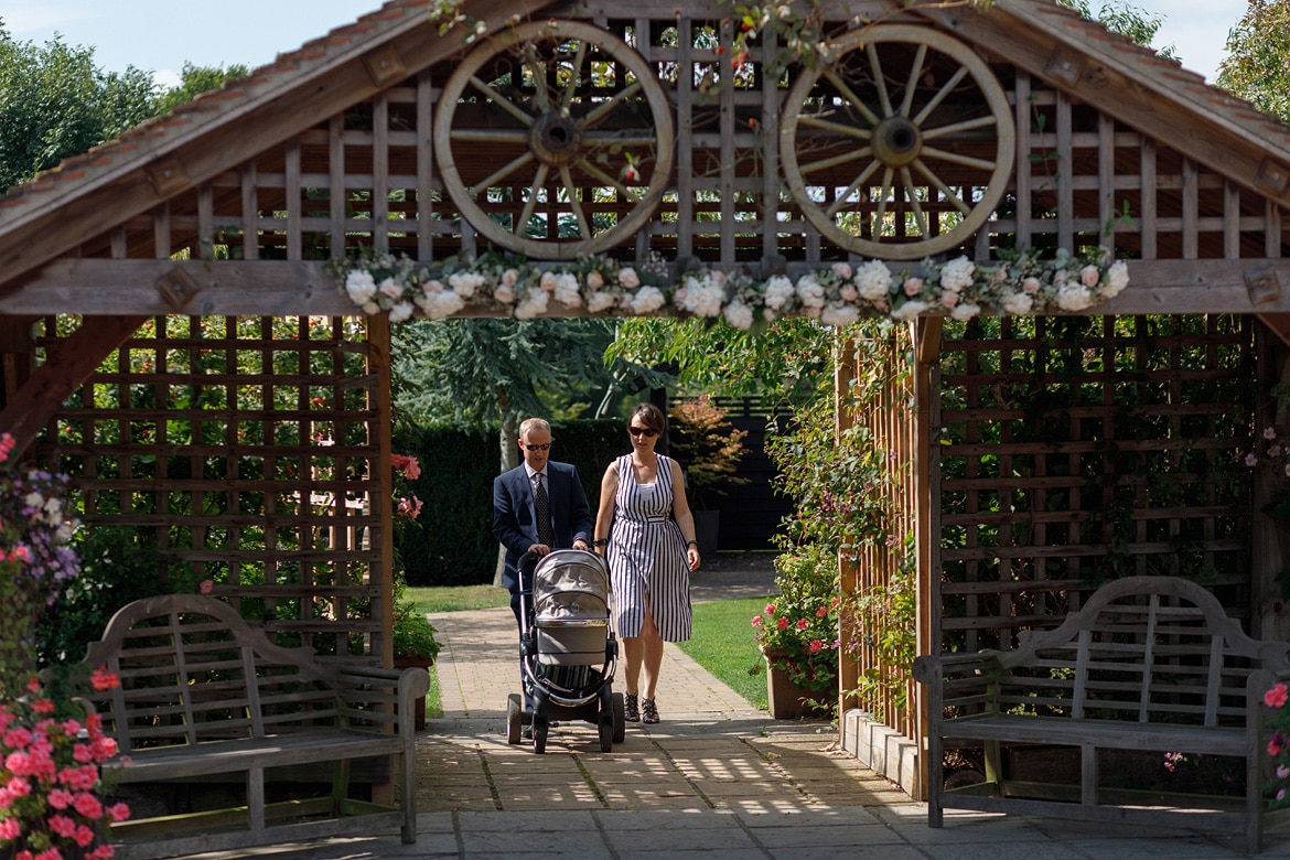 guests arrive before the wedding